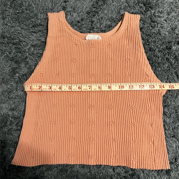 Storia Floral Texture Cropped Tank - Picture 6 of 6